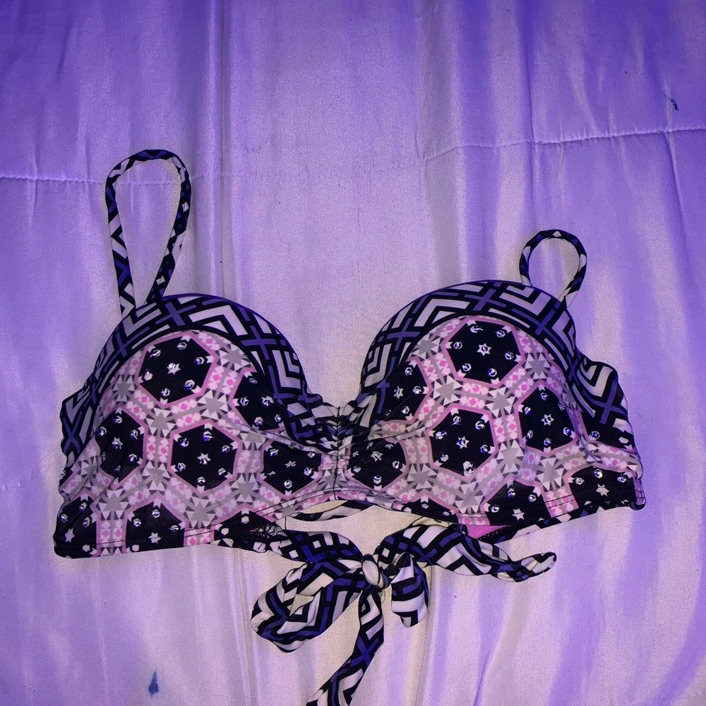 Super cute bikini top